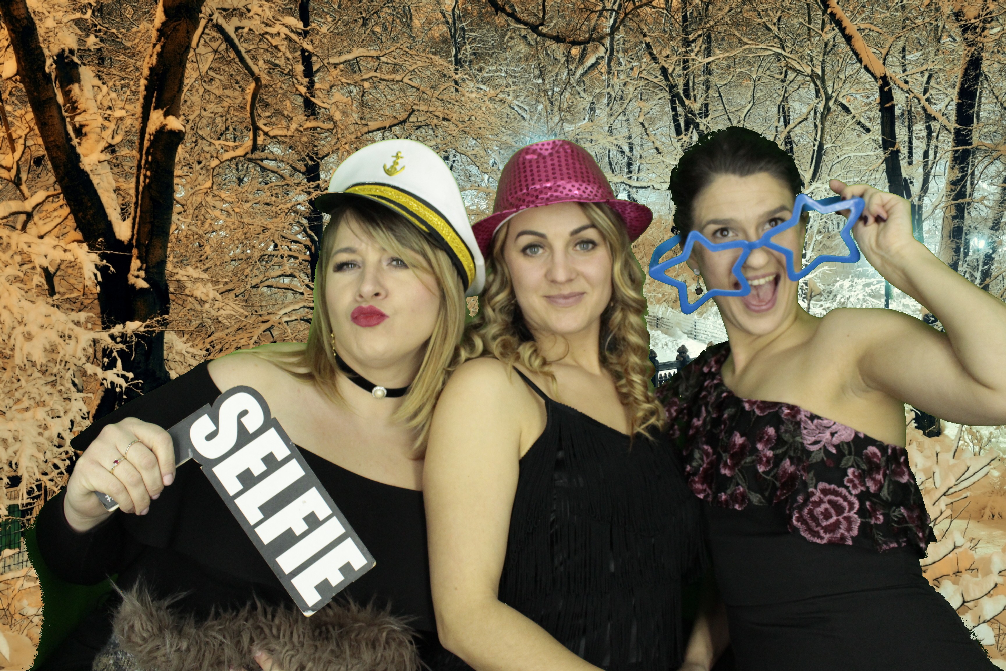 Ocean Network Express Christmas Party 2019 | View more photos from the event at gallery.myphotoboothexperience.co.uk/u/MyPhotoBoothExperienceLtd/Ocean-Network-Express-Christmas-Party-2019